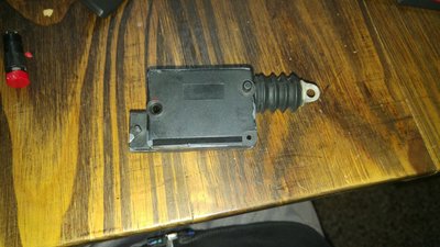 Solenoide tipo universal.. Este modelo tiene mucha fuerza si no se dan maña no se los recomiendo